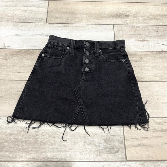 Madewell Rigid Denim A-Line Mini Skirt in Lunar Wash: Button-Front Edition - Picture 2 of 5